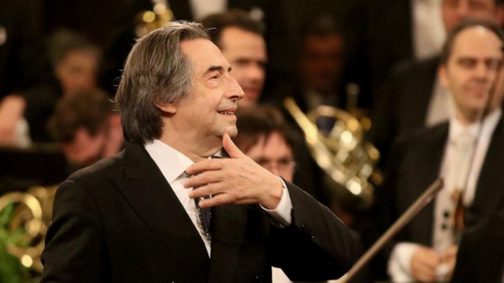 Muti conducts Syria musicians in memorial concert amid ruins