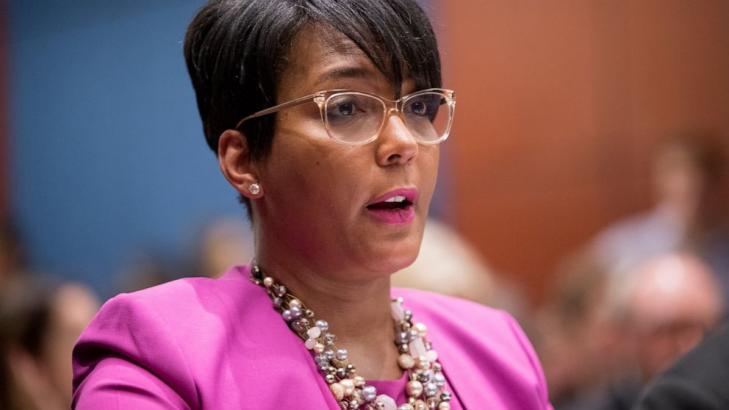Atlanta mayor Keisha Lance Bottoms contracts COVID-19