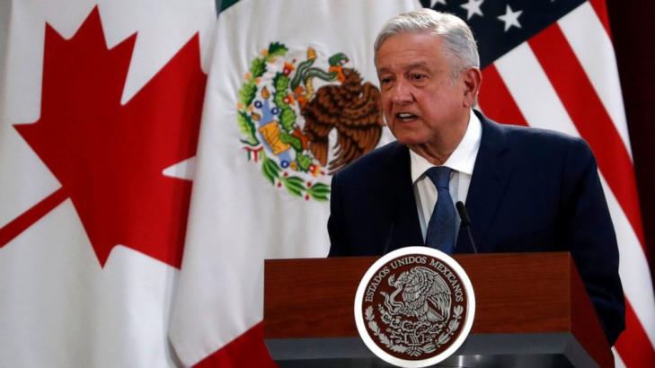 Mexico's López Obrador sees Lincoln Memorial, Juarez statue