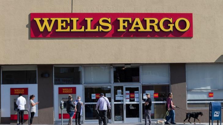 Wells Fargo loses $2.4 billion in 2Q, first loss since 2008