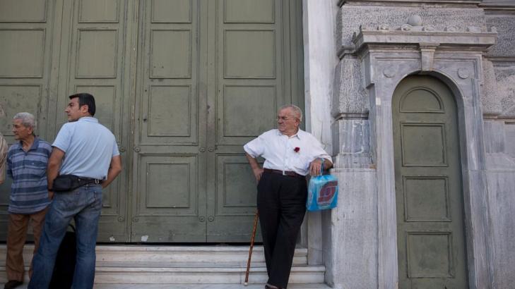 Retirees in Greece win court battle for bailout refund