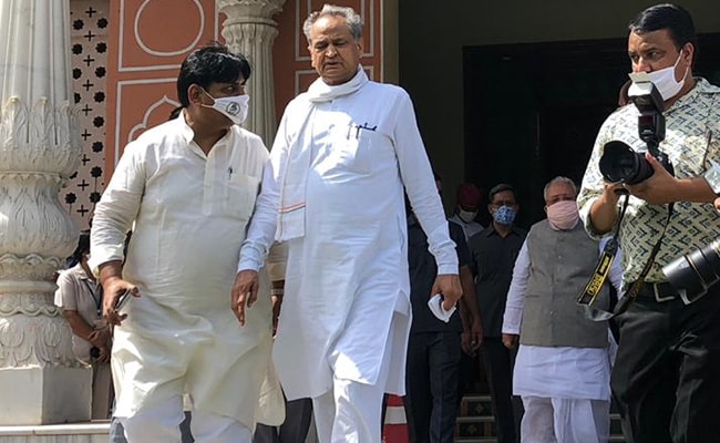 At Late-Night Meet, Ashok Gehlot Cabinet Discusses Governor's 6 Points