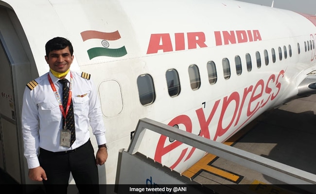 Kerala Crash: Body Of Co-Pilot Reaches Delhi, Airline Staff Pay Tribute
