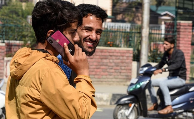 4G Mobile Internet Services Restored In 2 Districts Of J&K As A Trial