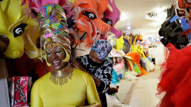 London carnival show goes on _ with more import than ever