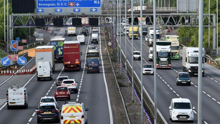 Freight firms warn of Brexit disruption amid UK-EU deadlock