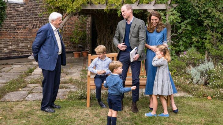 Attenborough gives shark tooth to 7-year-old Prince George