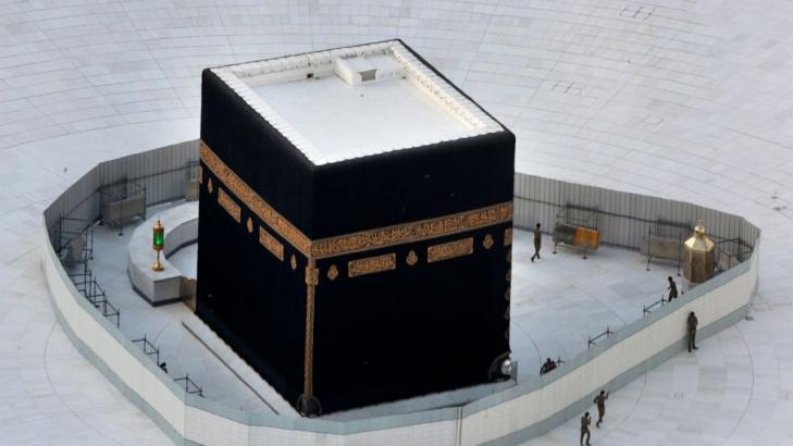 Pilgrims return to Mecca as Saudi eases virus restrictions