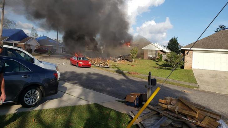 2 dead after US Naval aircraft crashes in residential neighborhood: Officials