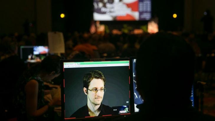 Snowden and his wife seek to be Russian-US dual nationals