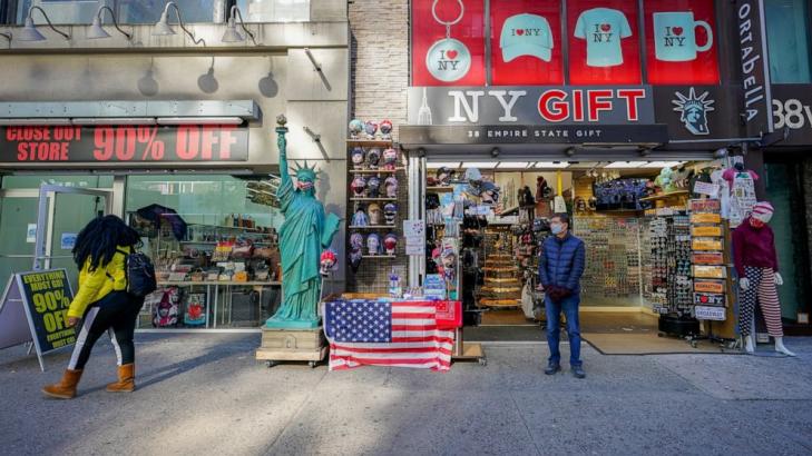 Tourists few, NY gift shops struggle but don't lose (heart)