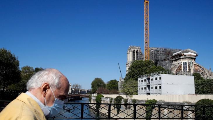 Restorers remove dangerous Notre Dame cathedral scaffolding