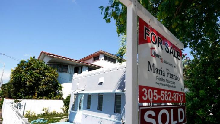 US mortgage rates stay at record low 2.72% for 30 years