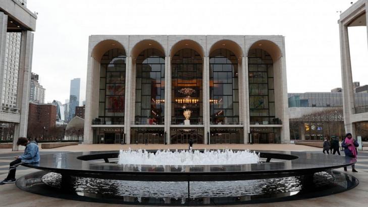 Shuttered Met Opera to lock out stagehands