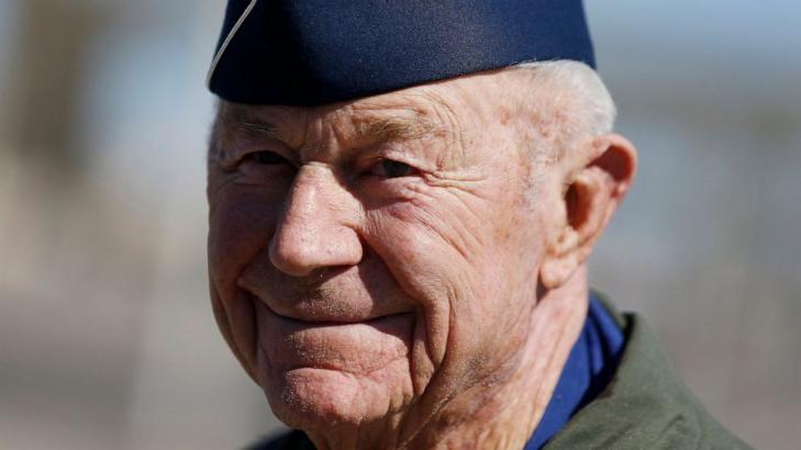 Chuck Yeager, 1st to break sound barrier, dies at 97