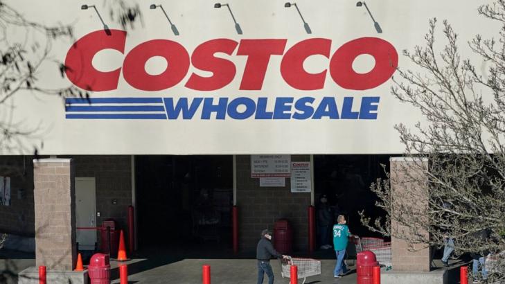 Costco 4Q profits rise, helped by pandemic shopping habits