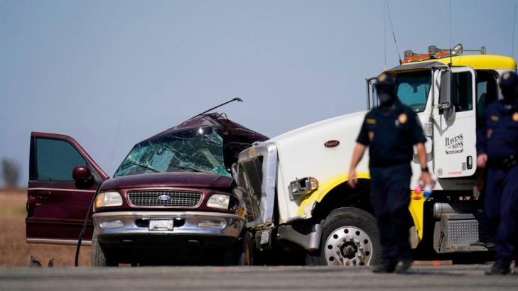 9 in SUV have major injuries in border crash that killed 13