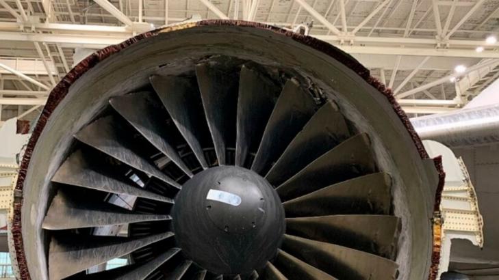 Exam finds multiple cracks in part of United jet's engine