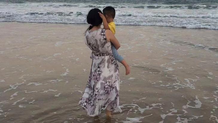 Chinese single moms, denied benefits, press for change