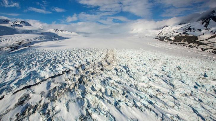 5 dead after helicopter crash in Alaskan glacier