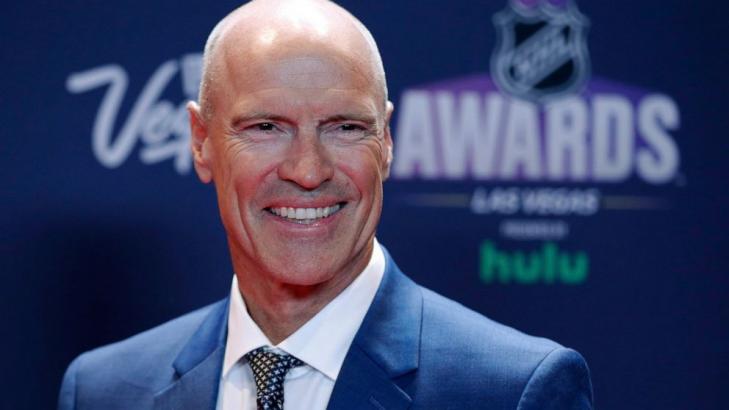 Mark Messier book on leadership, teamwork coming in October