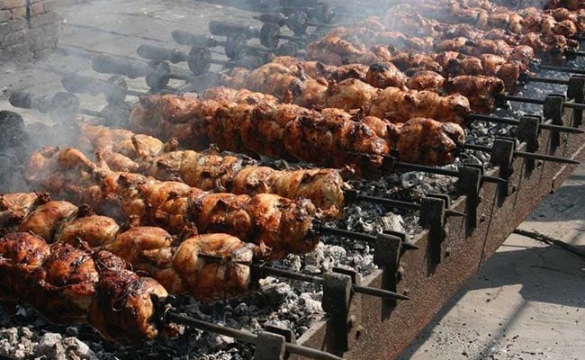 Restaurants, Shops To Mention Meat Is  "Halal"  Or  "Jhatka" : North Delhi Civic Body