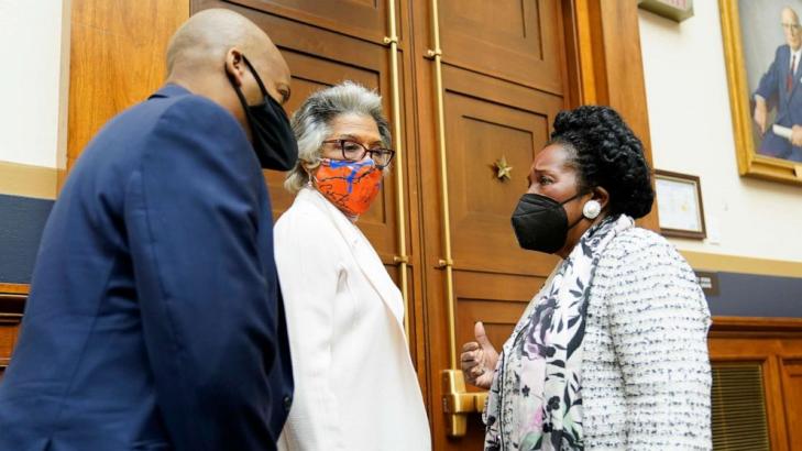 In historic vote, House committee advances reparations bill