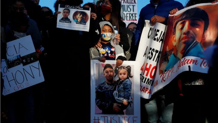 Chicago police critics call for charges in shooting of boy