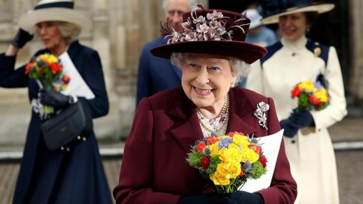 Queen enters 'twilight' of reign after farewell to Philip