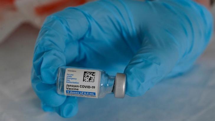 US health panel reviews J&J vaccine pause over rare clots