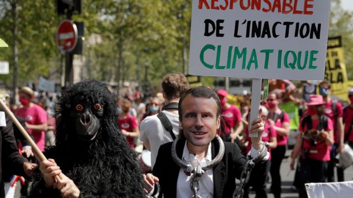 French demonstrators demand more action on climate change