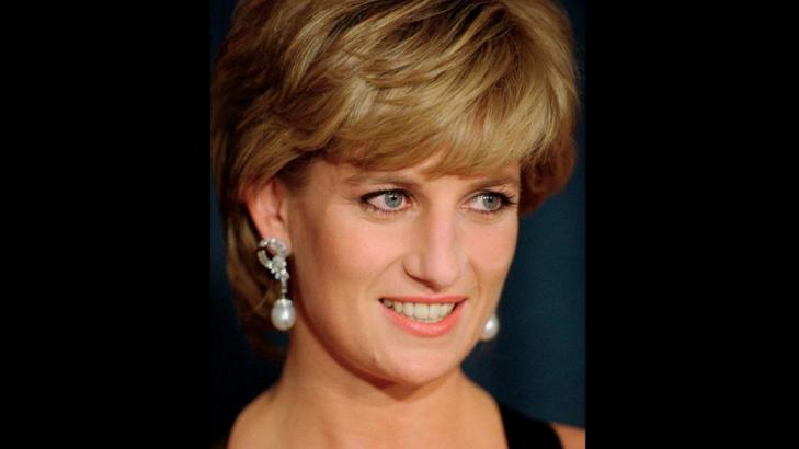 Ex-BBC head quits gallery job amid Diana interview fallout