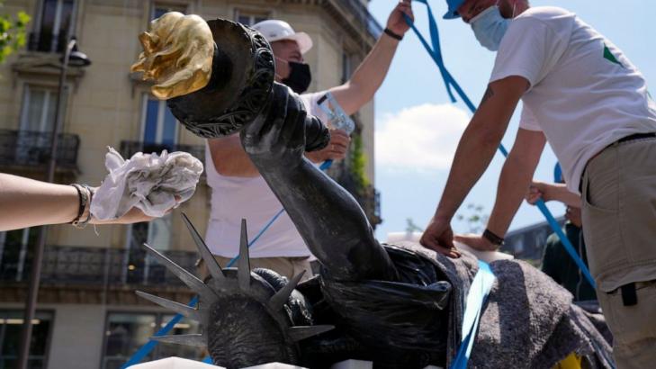 Mini Lady Liberty statue heads to US for July 4 celebrations