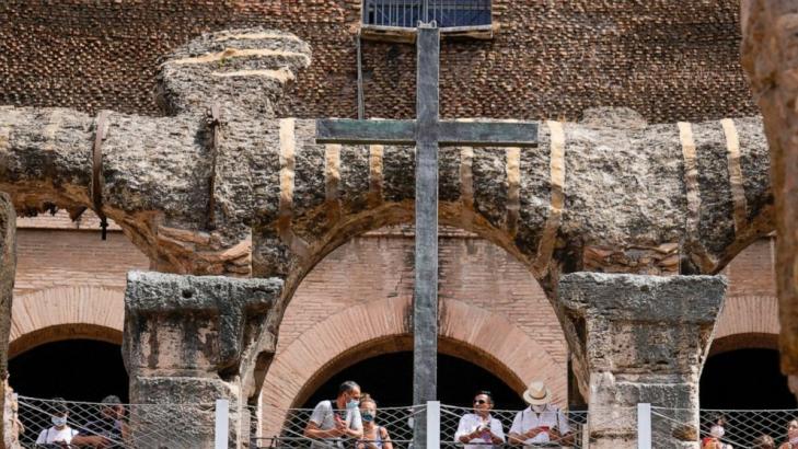 Colosseum tourists can go underground to see 'backstage'