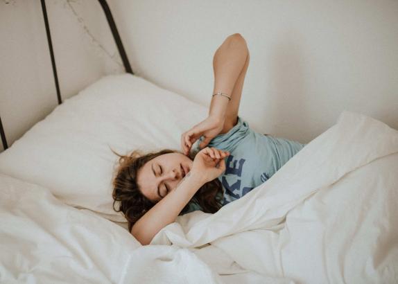 8 Natural Ways to Improve Your Sleep Quality Tonight