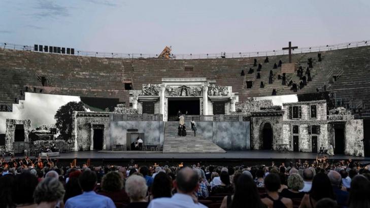 Verona Arena subs monumental sets with dynamic video