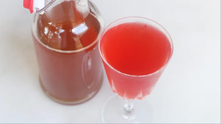 Use Kombucha to Make a Summery 'Negroni'