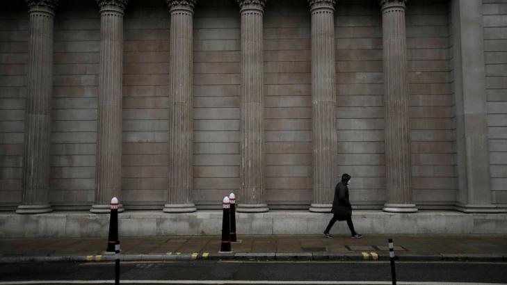 Bank of England ditches dividend limits on UK banks