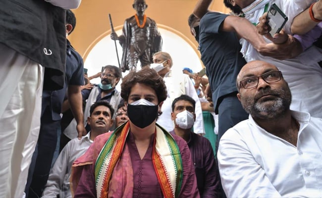 Priyanka Gandhi Vadra Begins 2-Day UP Visit With Silent Protest
