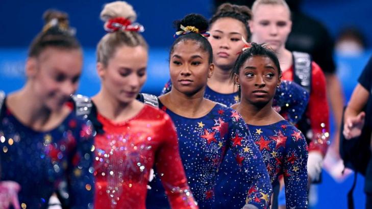 Simone Biles out of team competition early in Tokyo