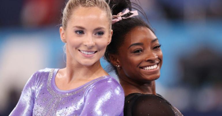 MyKayla Skinner Said She Won The Silver Medal In The Vault Competition For Simone Biles, And I Can't Stop Tearing Up