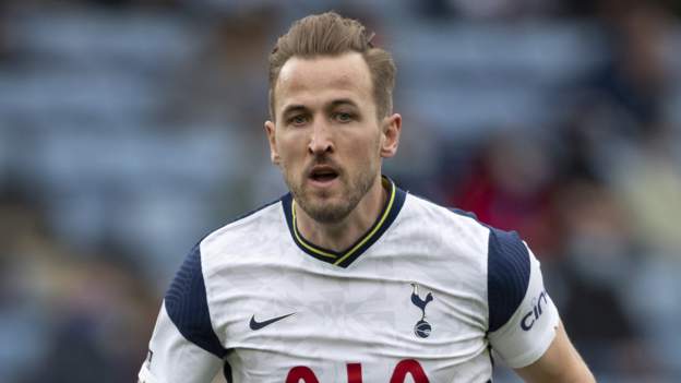 Harry Kane: Tottenham Hotspur striker continues stand-off with club