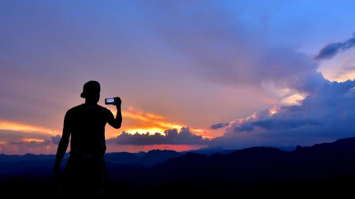 How Take Glorious Sunset Photos With Your Smartphone, Because Yours Suck