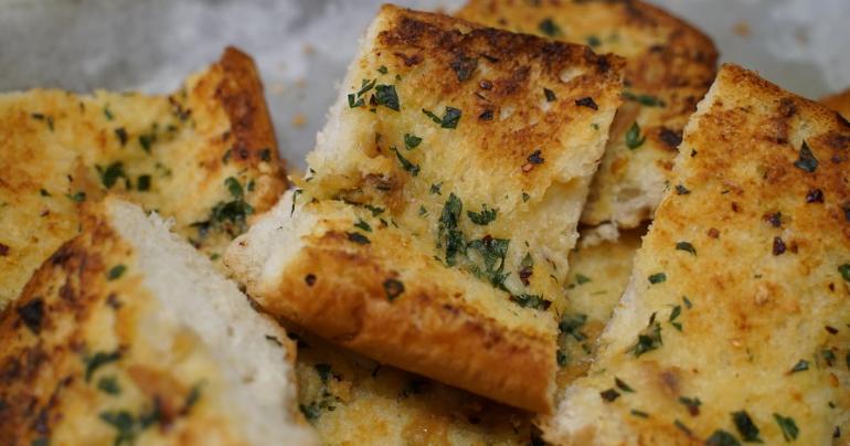 This 4-Head Garlic Bread From TikTok Is the Stuff of Dreams - Just Trust the Process