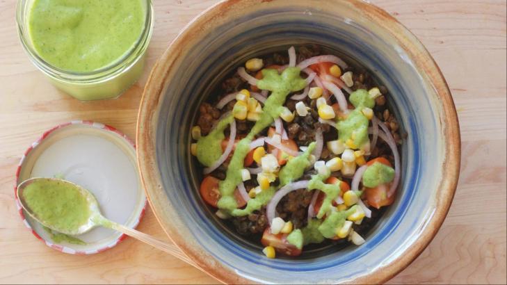 You Can Make a Surprisingly Creamy Salad Dressing With Raw Zucchini