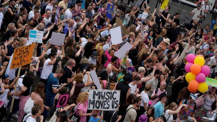 'Unmute us': Marchers demand return of Dutch music festivals