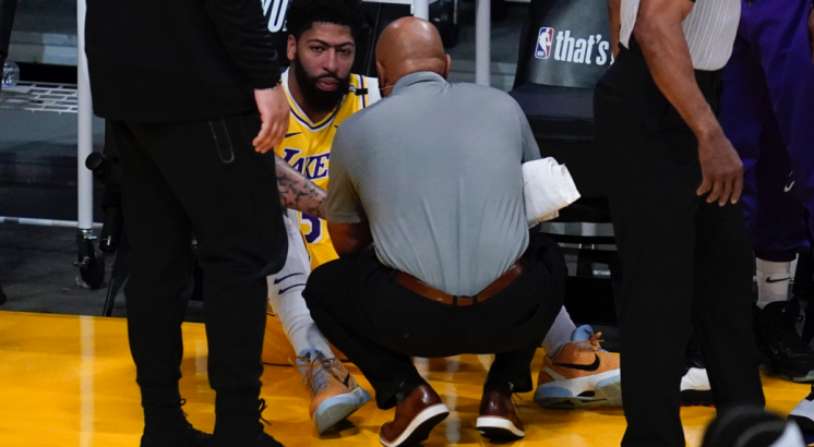 Report: NBA personnel to require full vaccination to interact with players