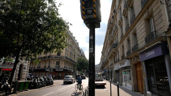 30 kph max: Paris shrinks speed limit to protect climate