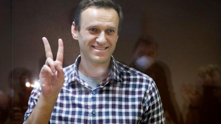 Russia urges Apple, Google to remove Navalny app from stores