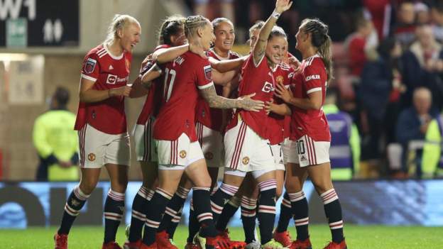 Manchester United 2-0 Reading: New boss Marc Skinner opens WSL season with victory